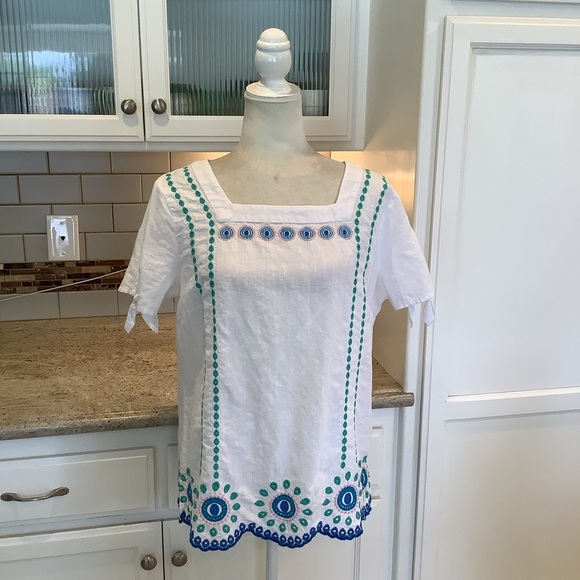 Talbots White Top with Blue & Green Embroidery Scalloped Hem Size Medium Linen - Picture 1 of 9